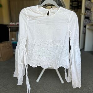 ✨ZARA LONG SLEEVE EYELET TOP✨